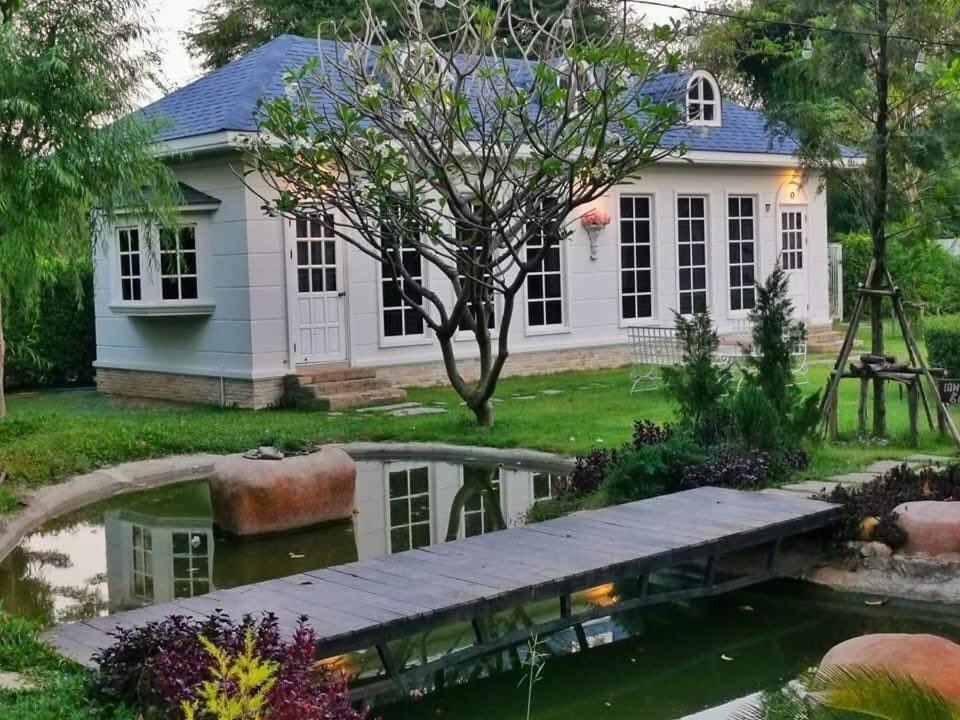 Je T'Aime Cafe & Villa Sing Buri Exterior foto